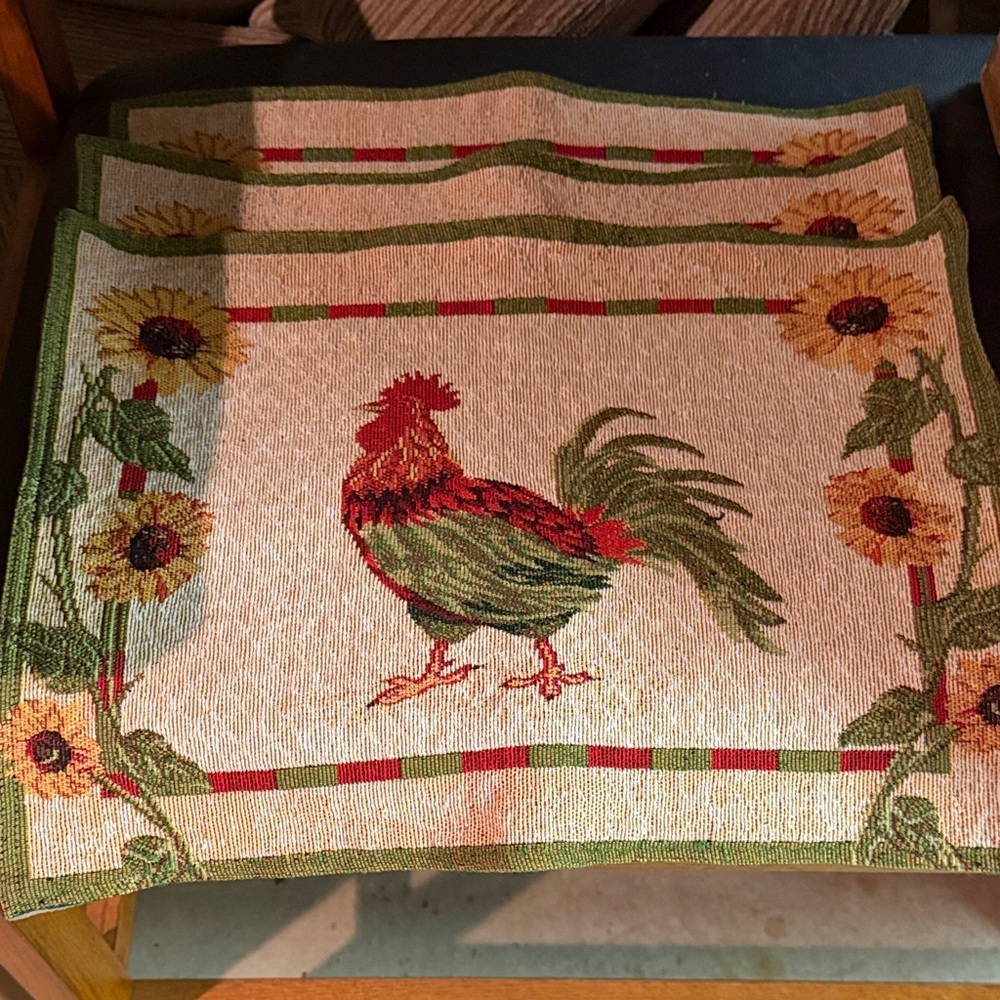 Rooster & Sunflower Decorative Placemat Set - Green, Red, Cream (set of 3)